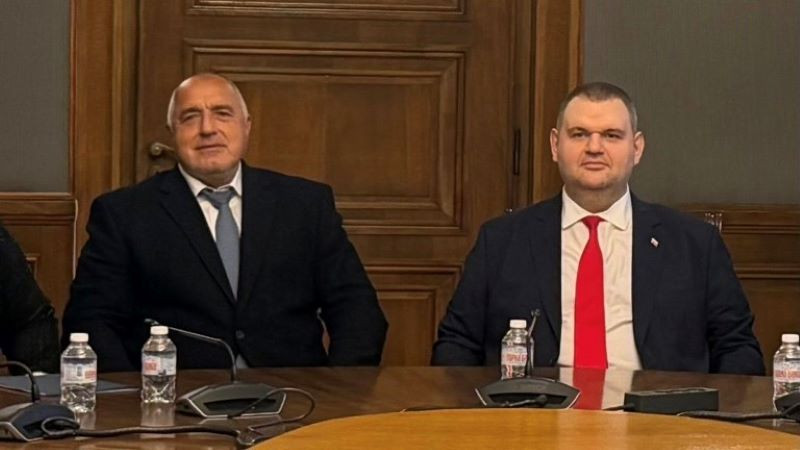 Лидерът на ГЕРБ Бойко Борисов и председателят на ДПС Делян